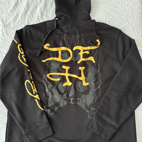 #240 (NWT) ED HARDY HOODIE. CLASSIC ART. - Picture 6 of 11